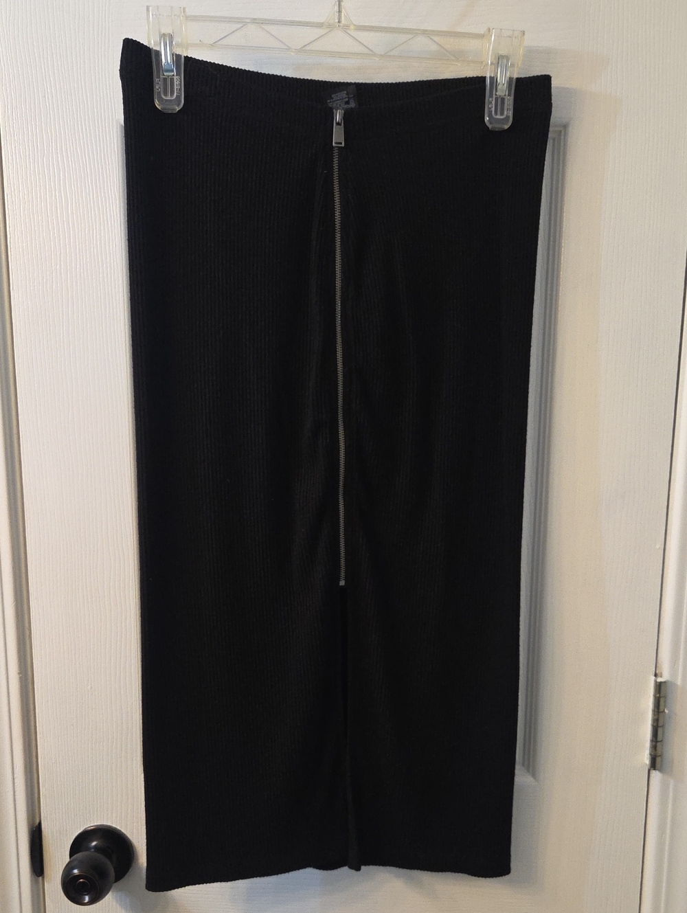 Express Black Ribbed Midi Skirt with Front Zipper Detail